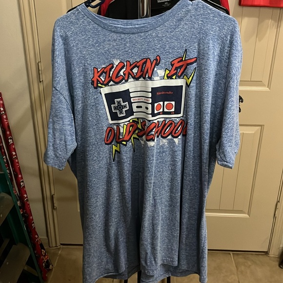 Kickin it old-school Nintendo 2xl Tshirt - Picture 2 of 4